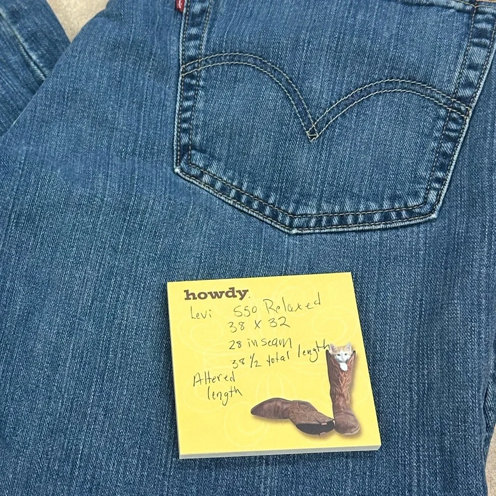 Men’s Levi’s Strauss 550 relaxed fit 38 X 32 altered‎ length to 38 x 28 vintage